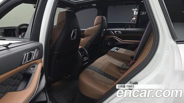 BMW X5M 2025 — Photo 16/36