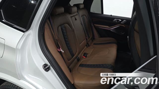 BMW X5M 2025 — Photo 25/36