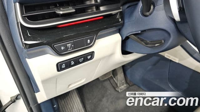 Kia Carnival 2024 — Photo 9/30