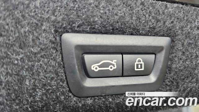 BMW 5 Series 2018 — Photo 14/31