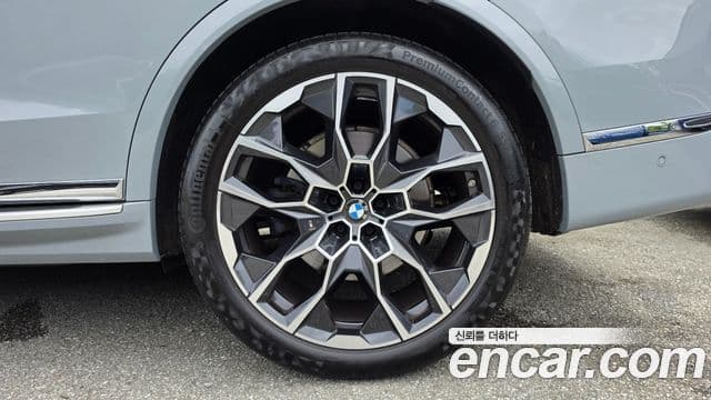 BMW X7 2024 — Şəkil 18/32