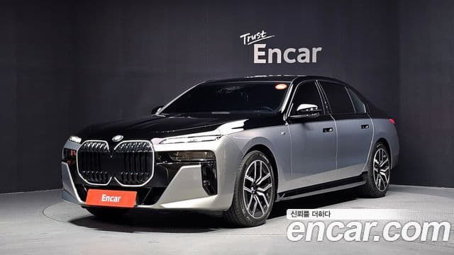 BMW 7 Series 2022 — ფოტო 1/20
