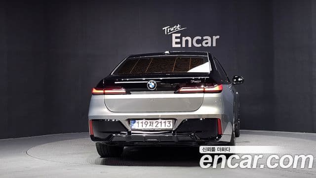 BMW 7 Series 2022 — ფოტო 4/20