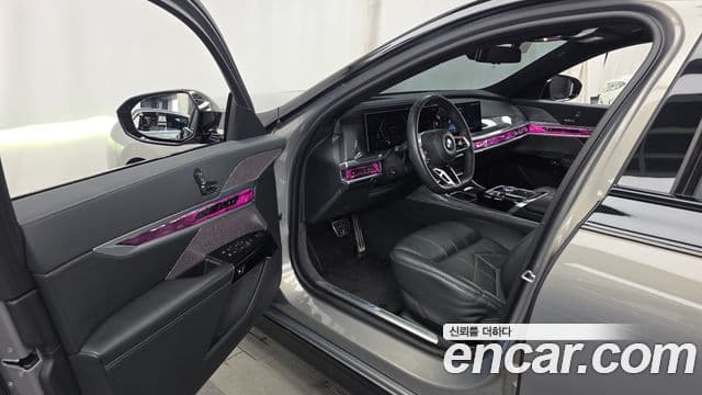 BMW 7 Series 2022 — ფოტო 10/20