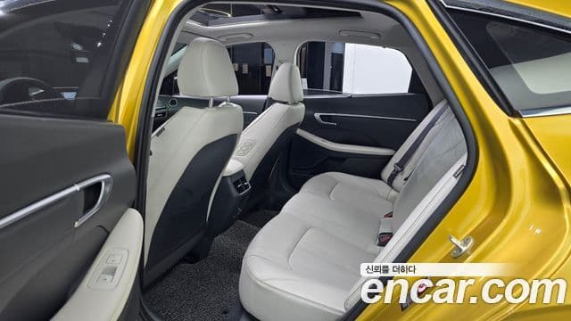 Hyundai Sonata Hybrid 2019 — Photo 27/35