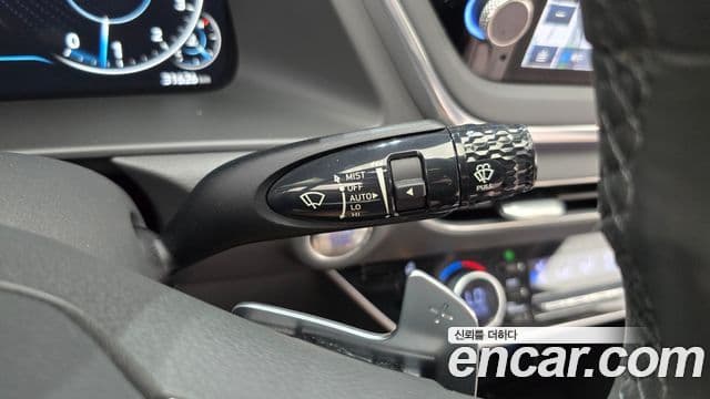 Hyundai Sonata Hybrid 2019 — Photo 7/35