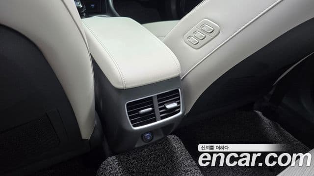 Hyundai Sonata Hybrid 2019 — Photo 14/35