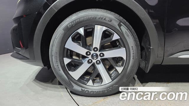 Kia Sorento 2021 — фото 5 из 20