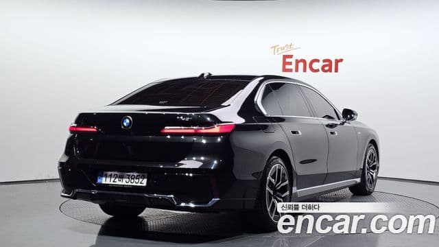 BMW 7 Series 2022 — ფოტო 2/20