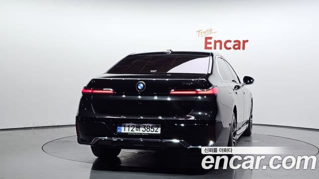 BMW 7 Series 2022 — ფოტო 4/20