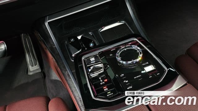 BMW 7 Series 2022 — ფოტო 9/20