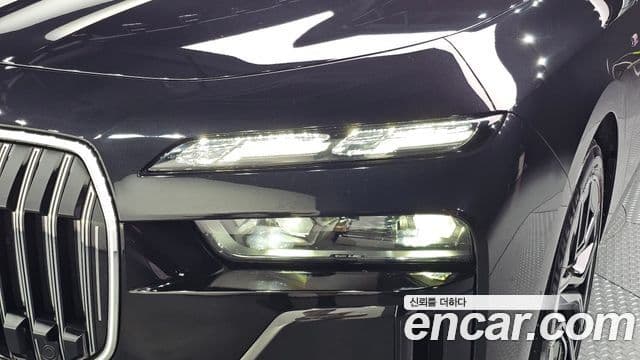 BMW 7 Series 2022 — Photo 17/34
