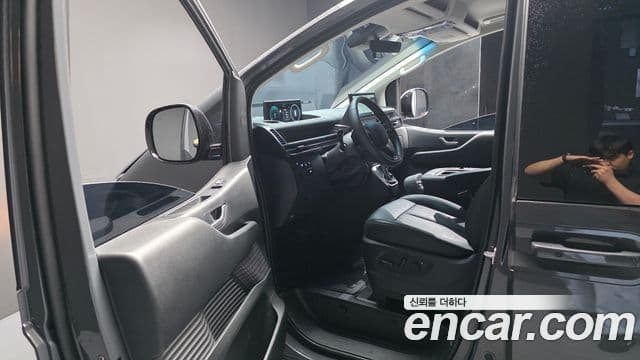 Hyundai Staria 2026 — ფოტო 9/20