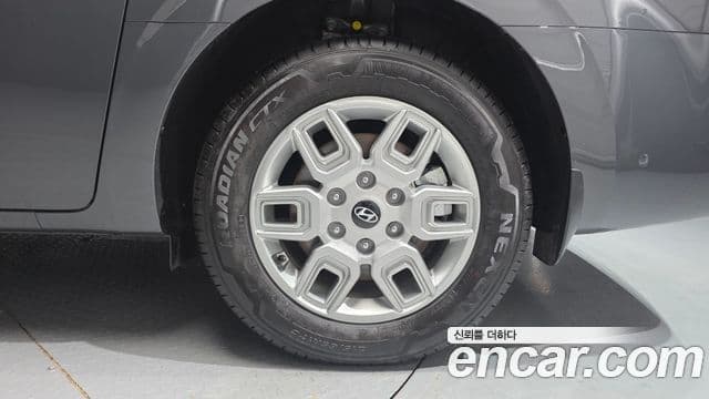 Hyundai Staria 2026 — Photo 7/31