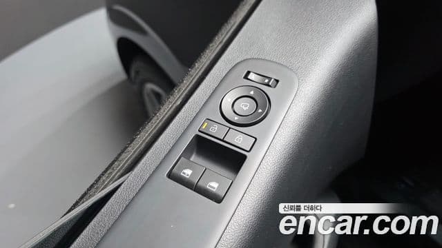Hyundai Staria 2026 — Photo 1/31
