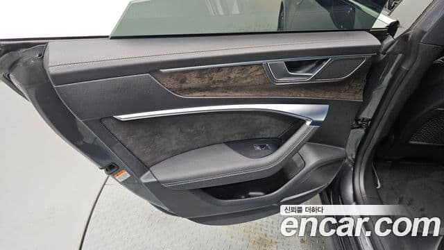 Audi A7 2021 — Photo 23/35