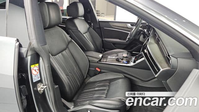 Audi A7 2021 — Photo 22/35