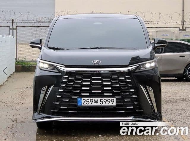 Lexus LM 2024 — ფოტო 3/3