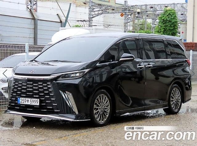 Lexus LM 2024 — ფოტო 1/3