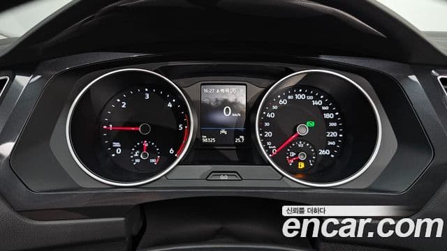 Volkswagen Tiguan 2020 — Фото 8/20