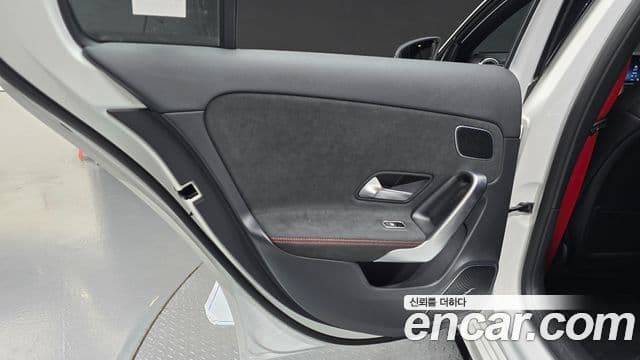 Mercedes-Benz A-Class 2025 — Photo 22/31