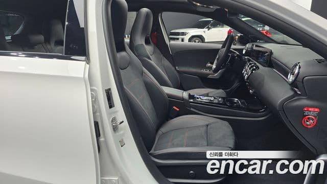 Mercedes-Benz A-Class 2025 — Photo 31/31