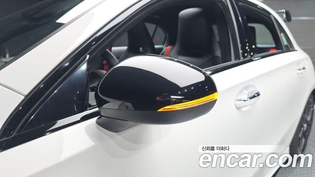 Mercedes-Benz A-Class 2025 — Photo 15/31