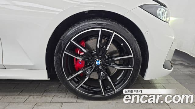 BMW 3 Series 2025 — ფოტო 32/35