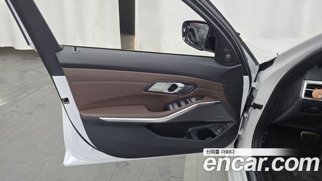 BMW 3 Series 2025 — ფოტო 22/35