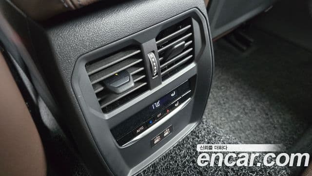 BMW 3 Series 2025 — ფოტო 16/35
