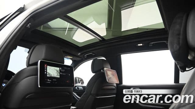 BMW X7 2022 — Şəkil 18/19