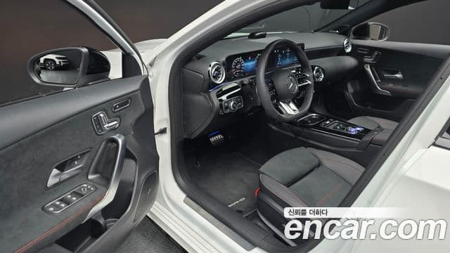 Mercedes-Benz A-Class 2025 — ფოტო 10/20