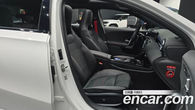 Mercedes-Benz A-Class 2025 — Şəkil 31/32