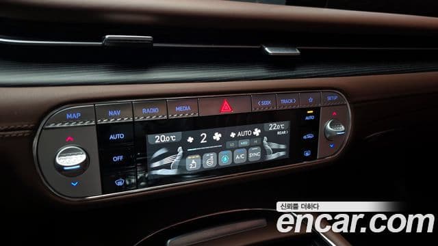 Genesis G90 2023 — Photo 17/20