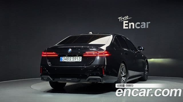 BMW 5 Series 2025 — ფოტო 4/20
