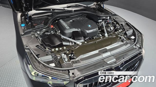 BMW 5 Series 2025 — ფოტო 6/20