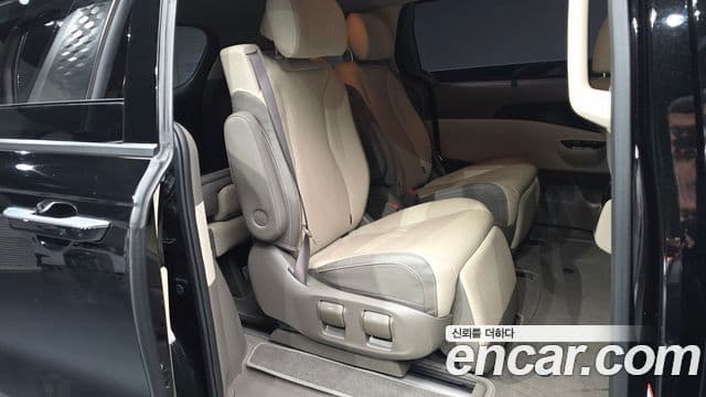 Kia Carnival 2023 — Şəkil 12/20
