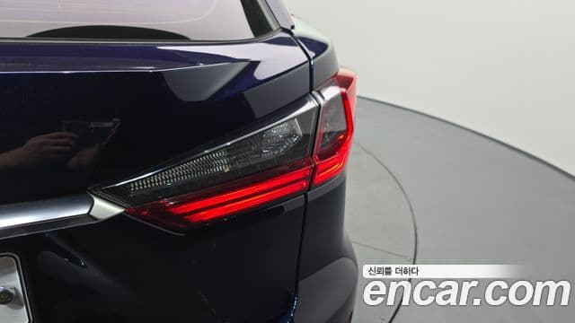 Lexus RX450h 2018 — Şəkil 22/39