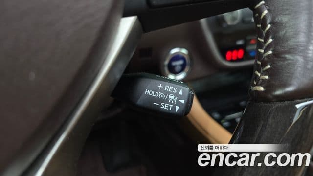 Lexus RX450h 2018 — Şəkil 35/39