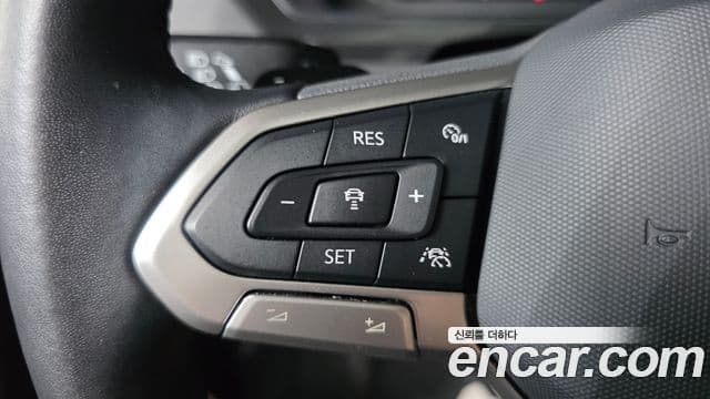 Volkswagen Tiguan 2023 — ფოტო 16/20