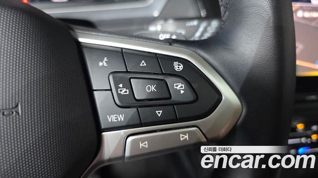 Volkswagen Tiguan 2023 — ფოტო 17/20