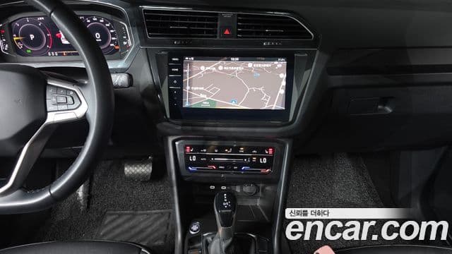Volkswagen Tiguan 2023 — ფოტო 18/20