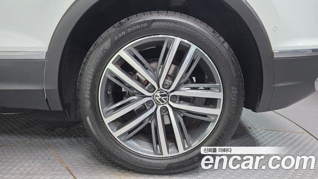 Volkswagen Tiguan 2023 — Photo 22/31