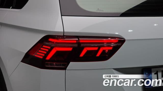 Volkswagen Tiguan 2023 — Photo 29/31