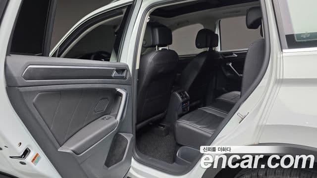 Volkswagen Tiguan 2023 — Photo 17/31