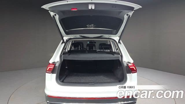 Volkswagen Tiguan 2023 — Photo 23/31