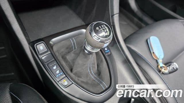 Hyundai Veloster 2021 — Şəkil 7/20
