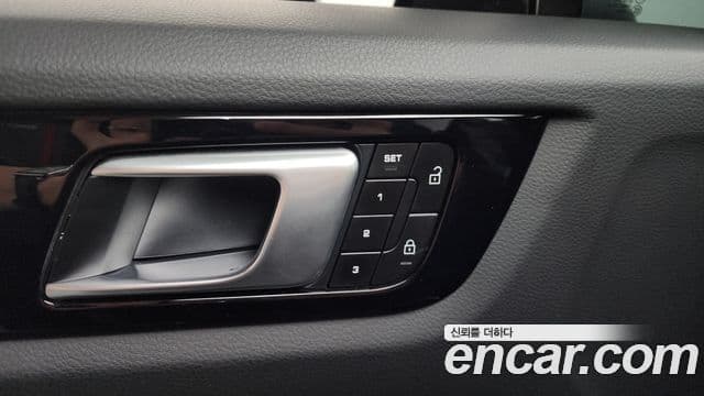 Porsche Cayenne 2022 — Photo 13/34