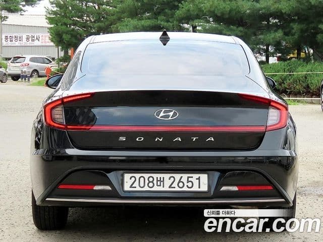 Hyundai Sonata 2022 — ფოტო 3/20