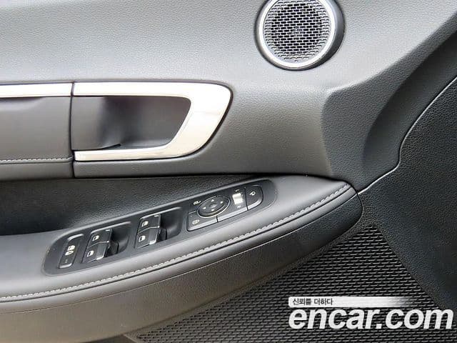 Hyundai Sonata 2022 — ფოტო 11/20
